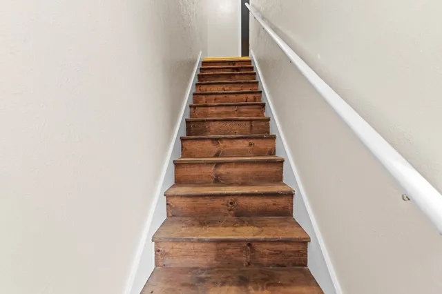 $1,200 | 8412 Garcreek Circle, Unit D, Austin, TX 78724