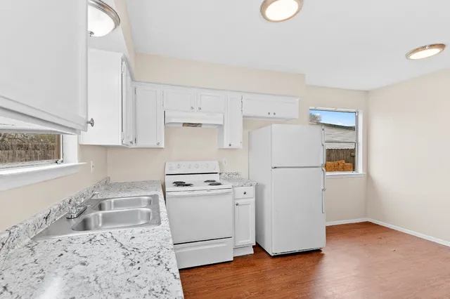 $1,200 | 8412 Garcreek Circle, Unit D, Austin, TX 78724