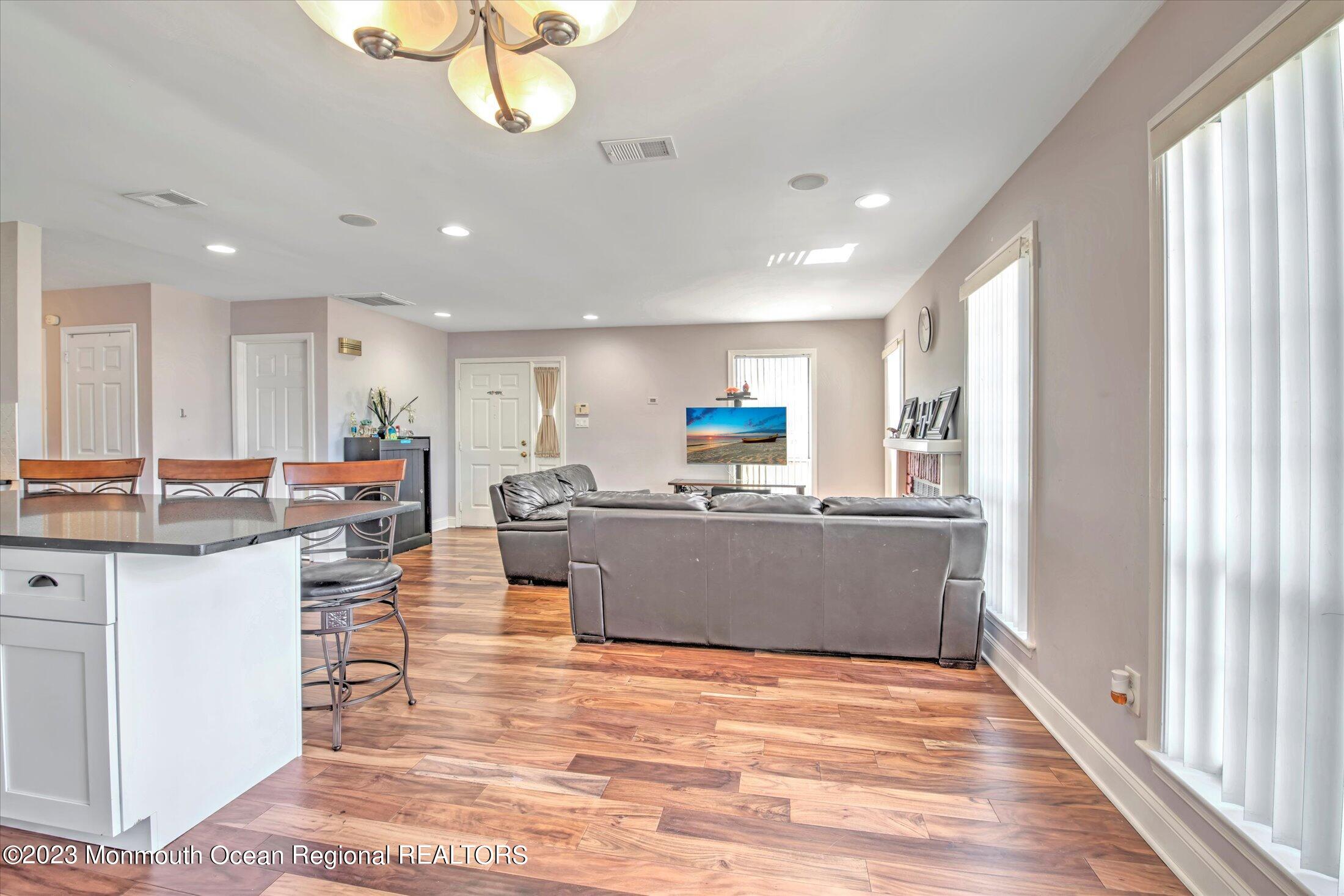 337 Devon Place Morganville, NJ 07751 - Photo 10 of 36 10-DINING ROOM