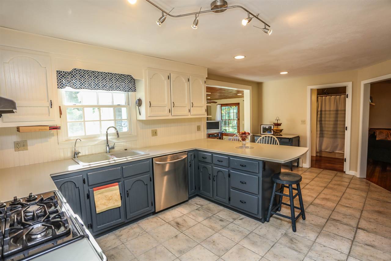 5 Oxford Road Windham, NH 03087 - Photo 5 of 33