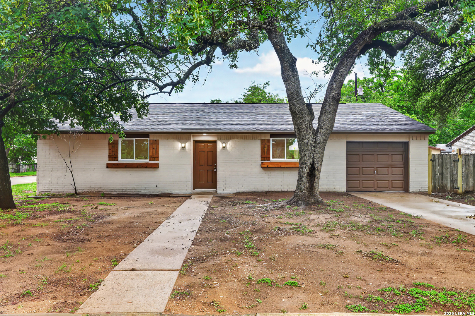 203 Haverlah Road Pleasanton, TX 78064 - Photo 1 of 18