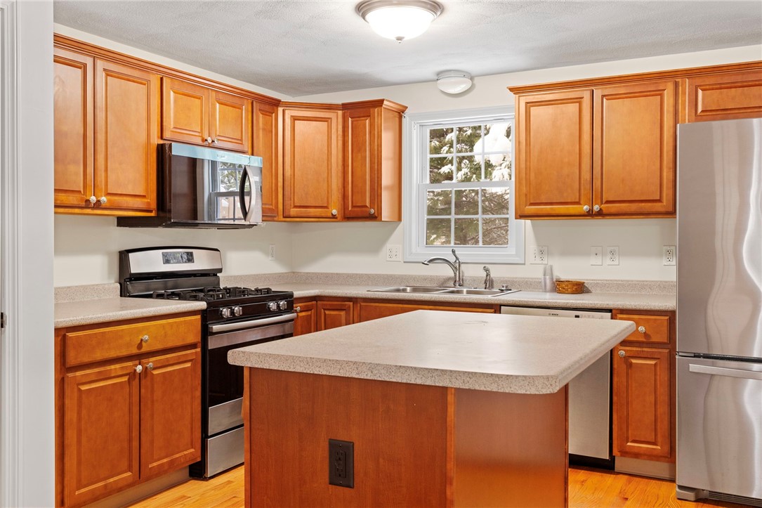 102 Jefferson Road Burrillville, RI 02830 - Photo 16 of 31