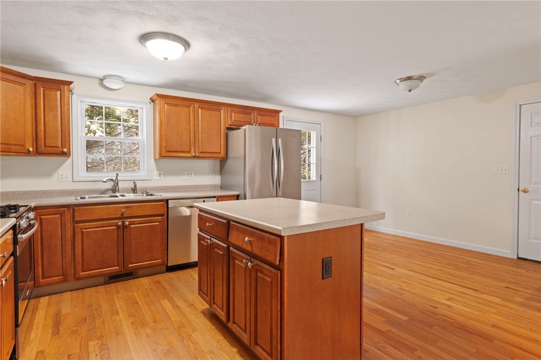 102 Jefferson Road Burrillville, RI 02830 - Photo 18 of 31