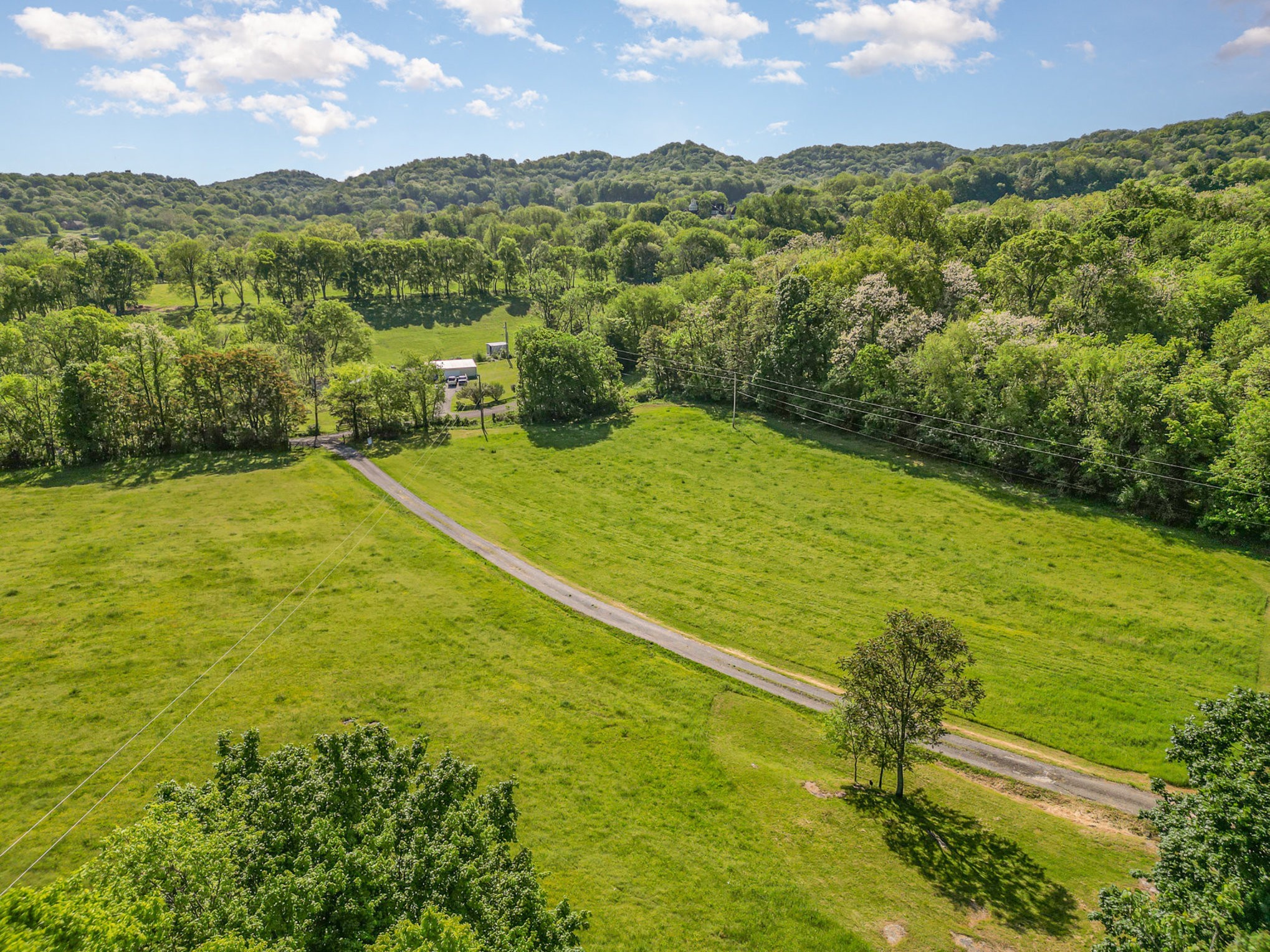 4481 Dyke Bennett Road Franklin, TN 37064 - Photo 22 of 24 a view of an ocean and a mountain