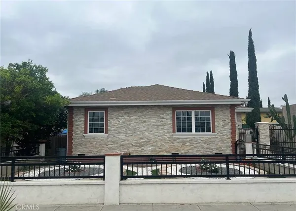 $3,700 | 236 South Tustin Street, Orange, CA 92866