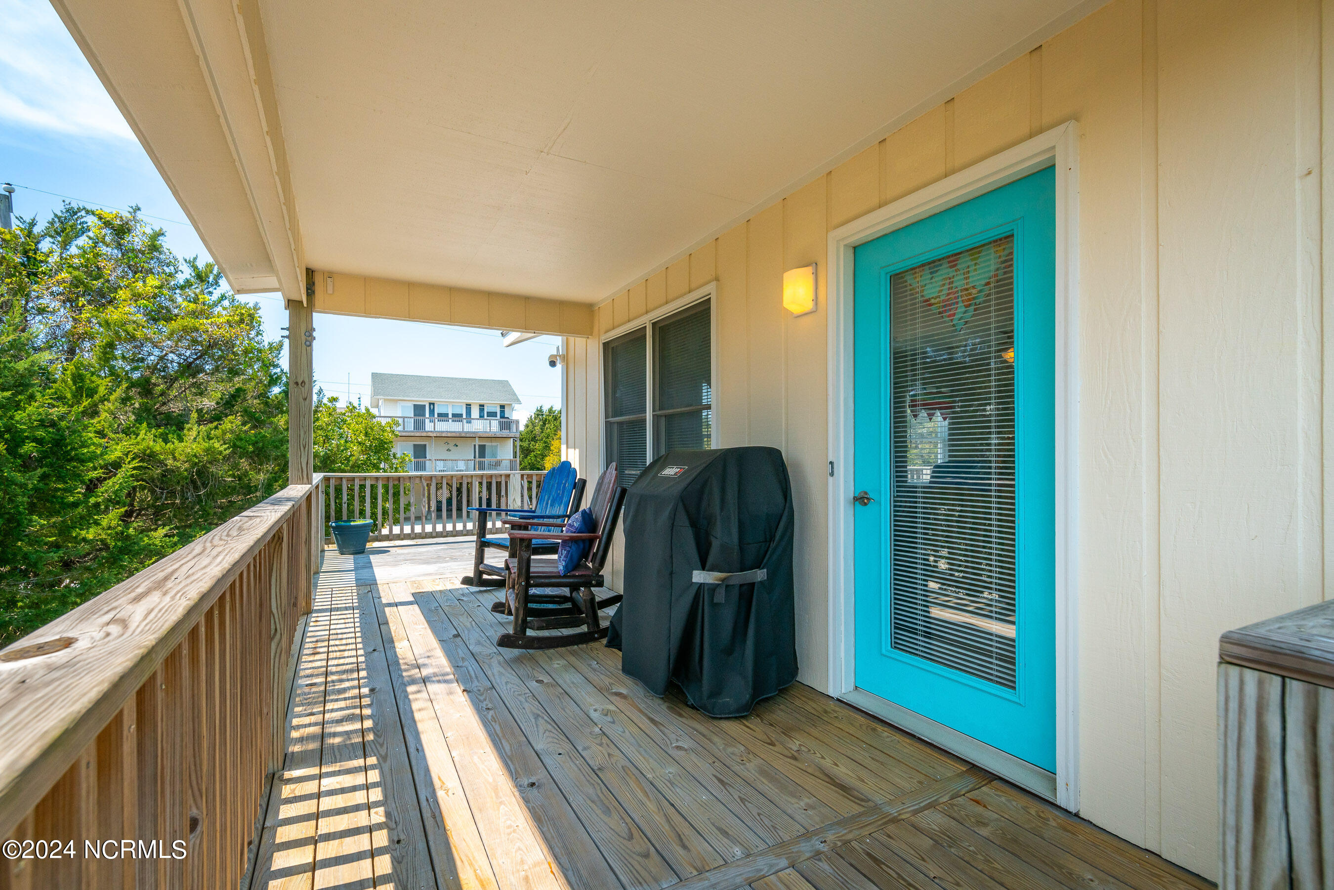 106 Robin Street Emerald Isle, NC 28594 - Photo 8 of 46 20240403 MLS A_Harris 106 Robin St Emera