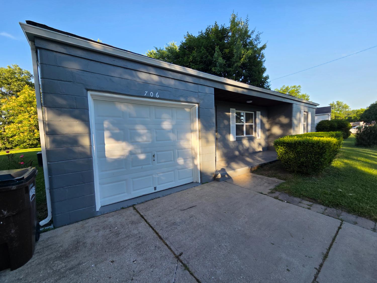 706 Ridge Avenue Aurora, IN 47001 - Photo 3 of 16