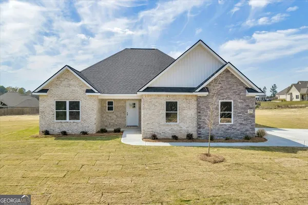 $394,500 | 430 Burlington Drive, Lizella, GA 31052
