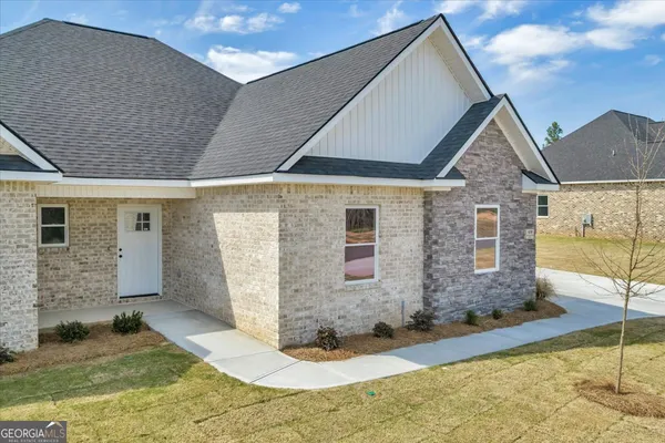 $394,500 | 430 Burlington Drive, Lizella, GA 31052