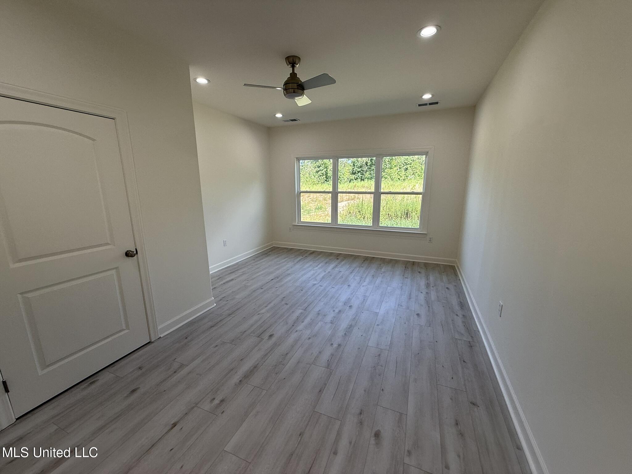 37 Honey Suckle Cove Holly Springs, MS 38635 - Photo 12 of 30 IMG_5144