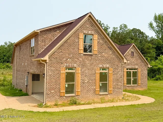 $420,000 | 37 Honey Suckle Cove, Holly Springs, MS 38635