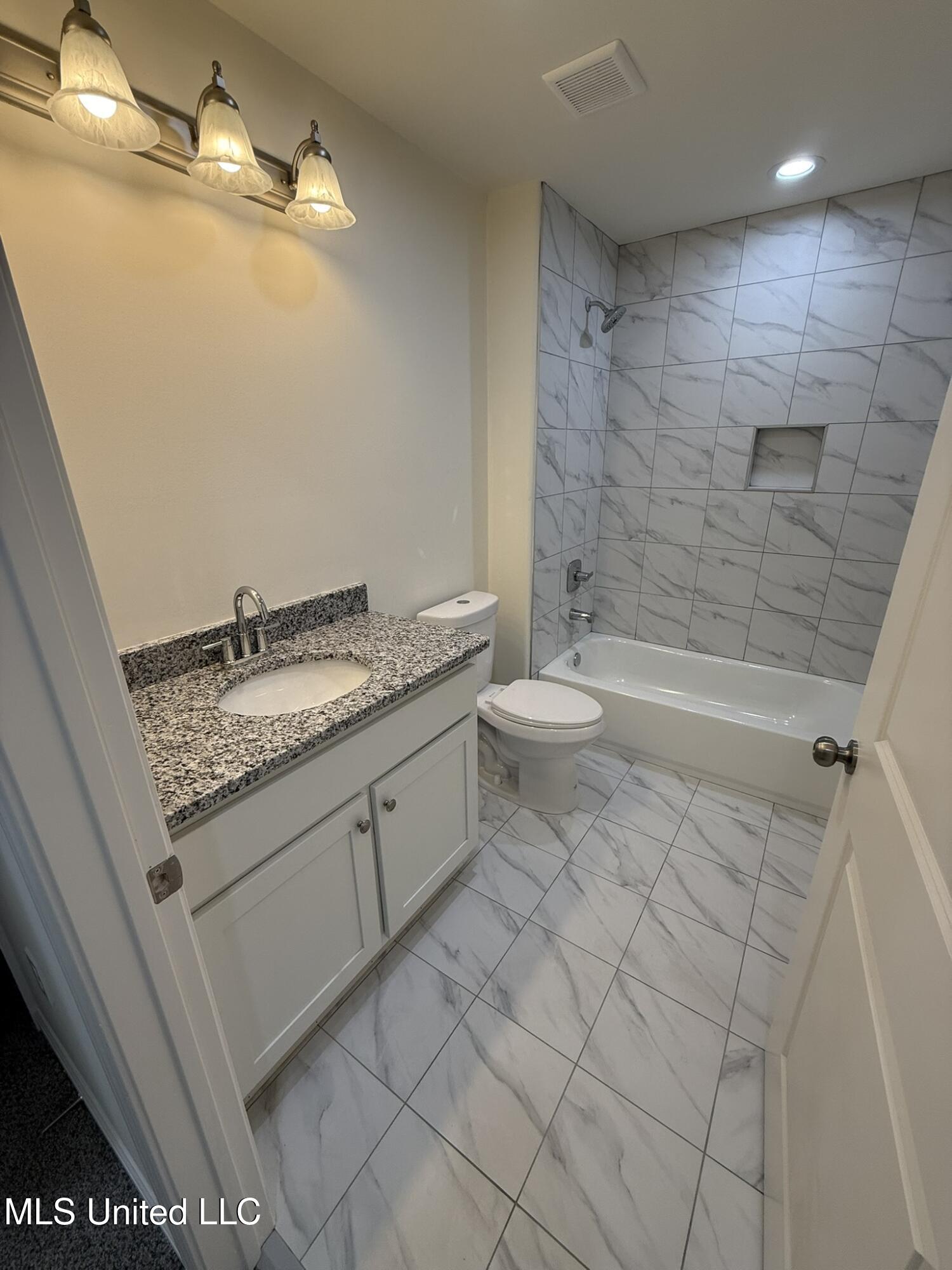 37 Honey Suckle Cove Holly Springs, MS 38635 - Photo 26 of 30 IMG_5158