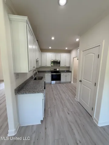 $420,000 | 37 Honey Suckle Cove, Holly Springs, MS 38635