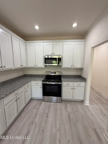 $420,000 | 37 Honey Suckle Cove, Holly Springs, MS 38635