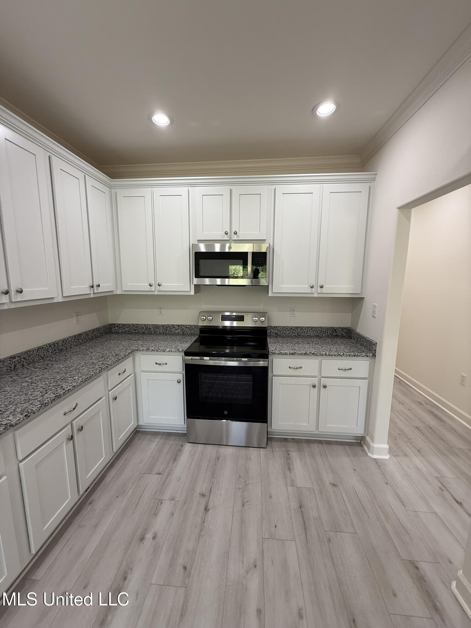 37 Honey Suckle Cove Holly Springs, MS 38635 - Photo 8 of 30 IMG_5140