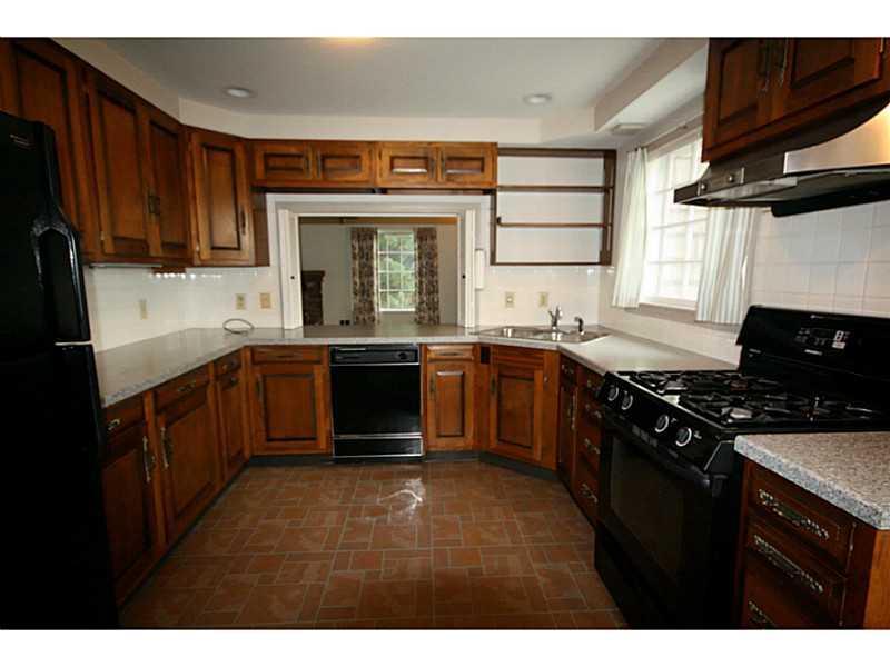 15 Edwards Road Boothbay, ME 04537 - Photo 11 of 23 Kitchen.