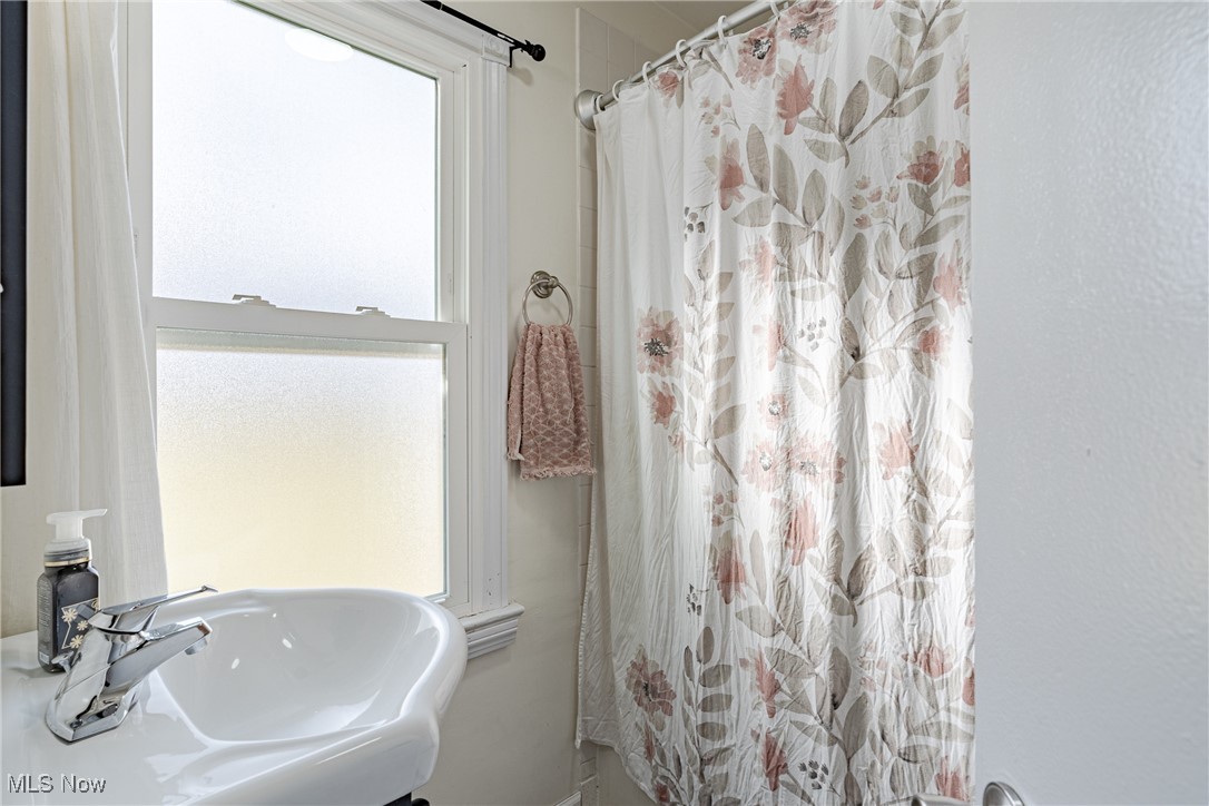 2964 Rockefeller Road Wickliffe, OH 44092 - Photo 10 of 23 Gallery Image 10