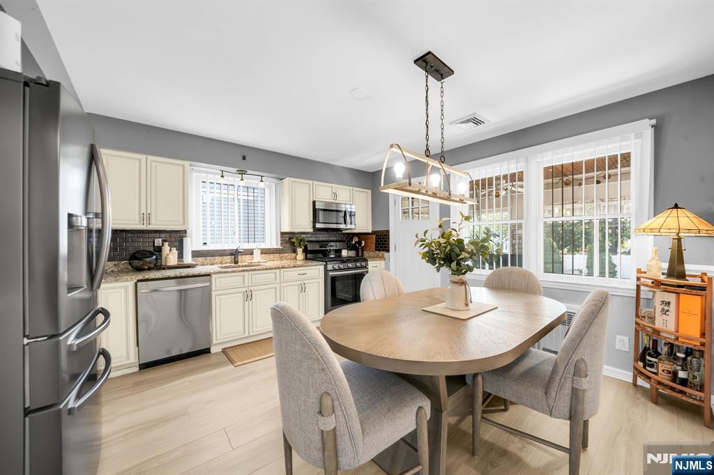 82 Union Street East Rutherford, NJ 07073 - Photo 4 of 25 Gallery Image 4
