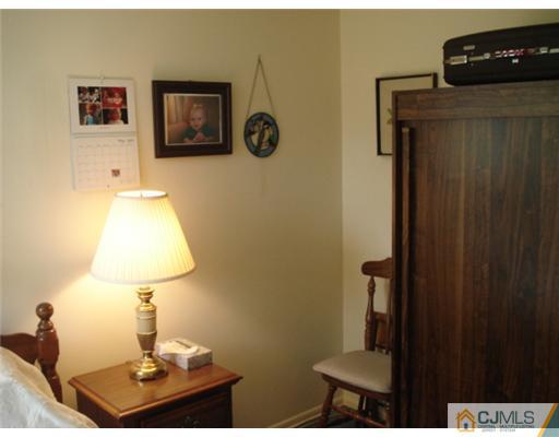 19 Sims Road Edison, NJ 08817 - Photo 14 of 24