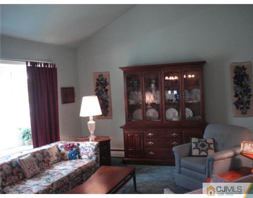 19 Sims Road Edison, NJ 08817 - Photo 3 of 24