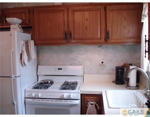 19 Sims Road Edison, NJ 08817 - Photo 5 of 24