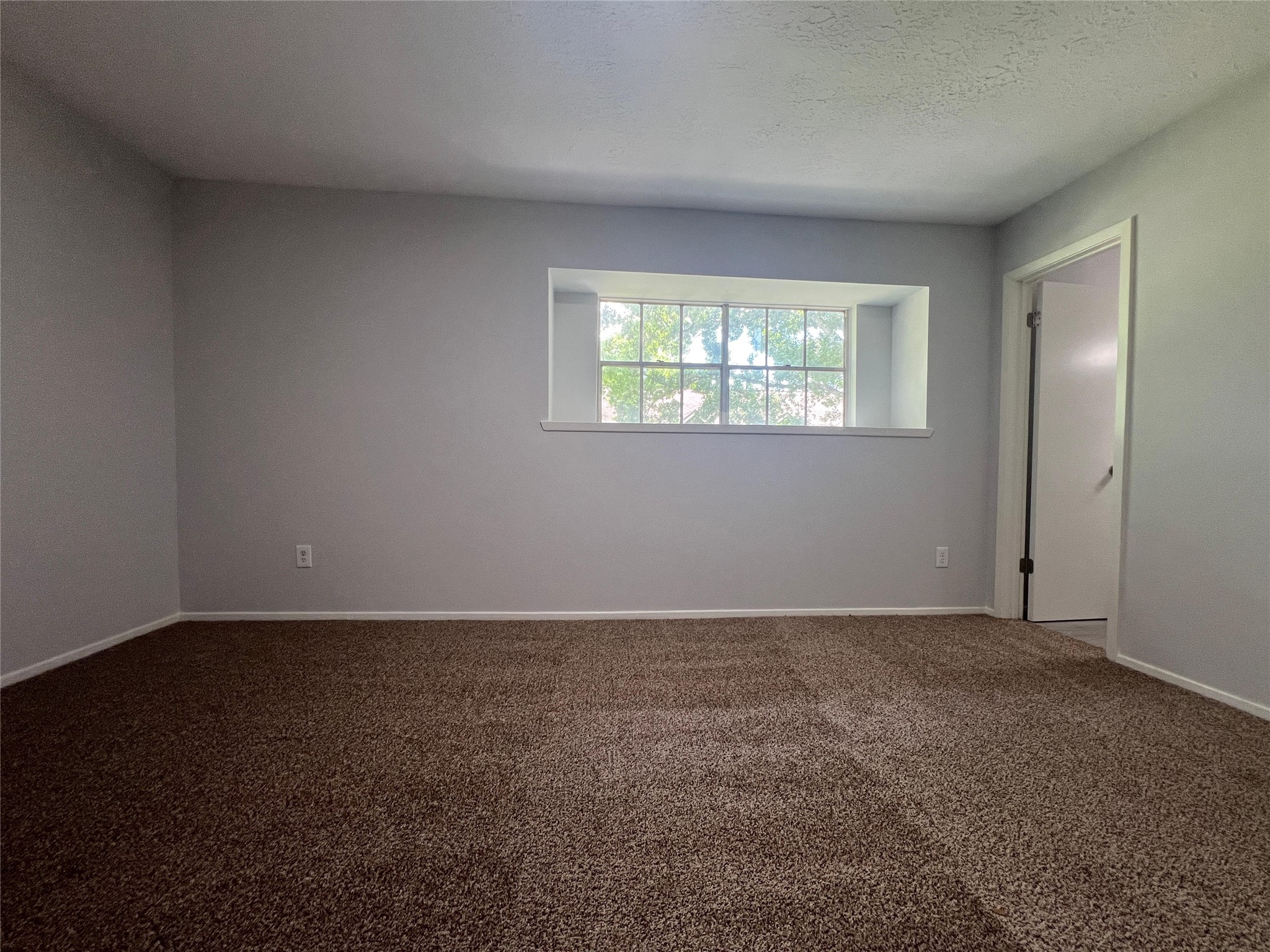 7012 Jetty Lane Houston, TX 77072 - Photo 19 of 24 an empty room with windows