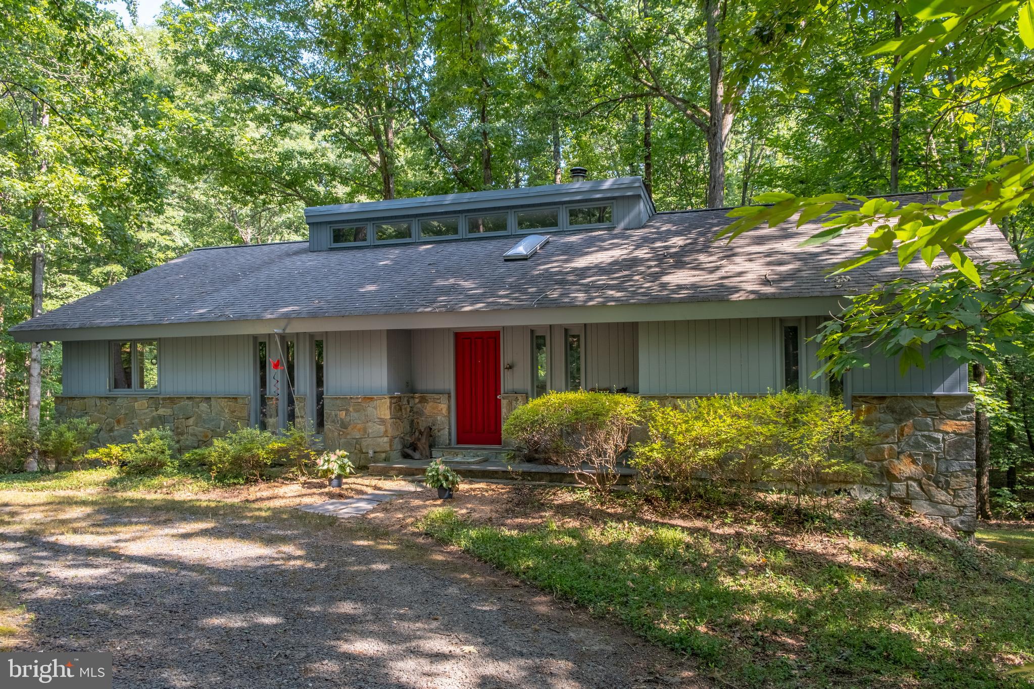 3689 Russell Road Woodbridge, VA 22192 - Photo 1 of 13 Forest retreat
