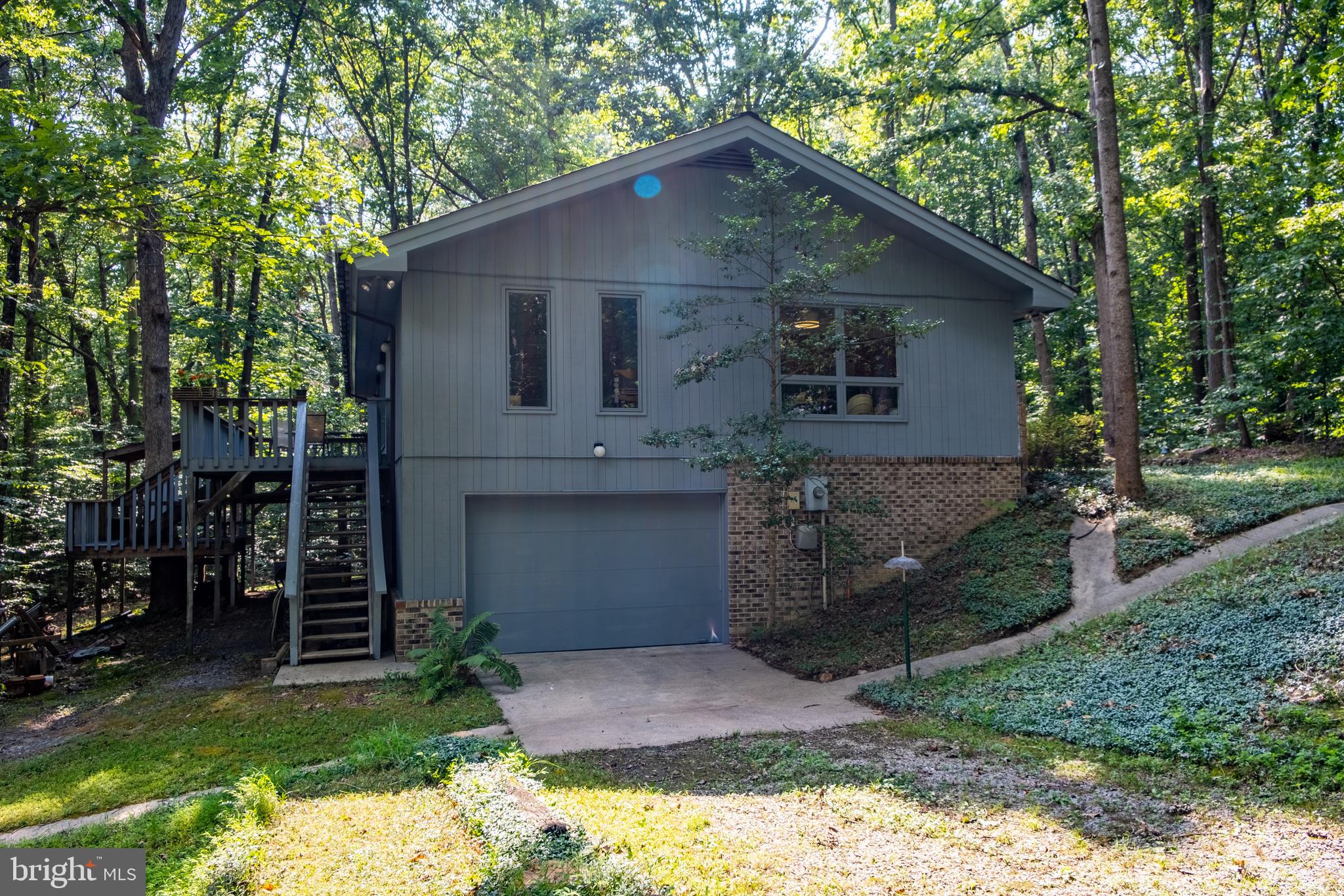 3689 Russell Road Woodbridge, VA 22192 - Photo 6 of 13 Basement garage