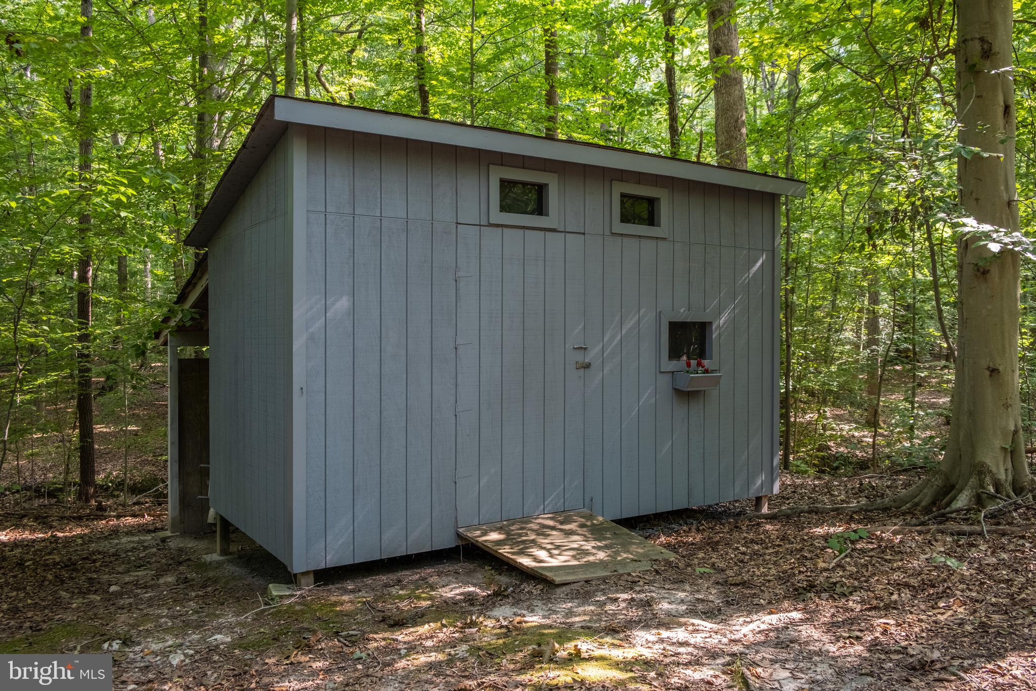 3689 Russell Road Woodbridge, VA 22192 - Photo 7 of 13 Storage shed