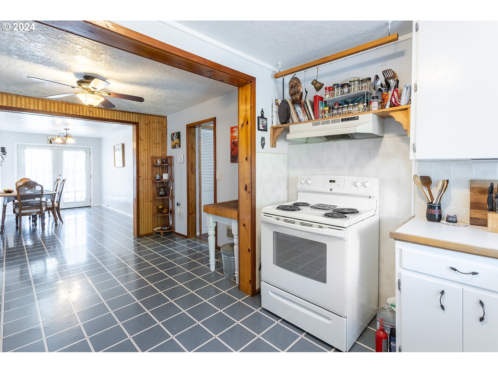 83576 North Harvey Road Creswell, OR 97426 - Photo 16 of 44