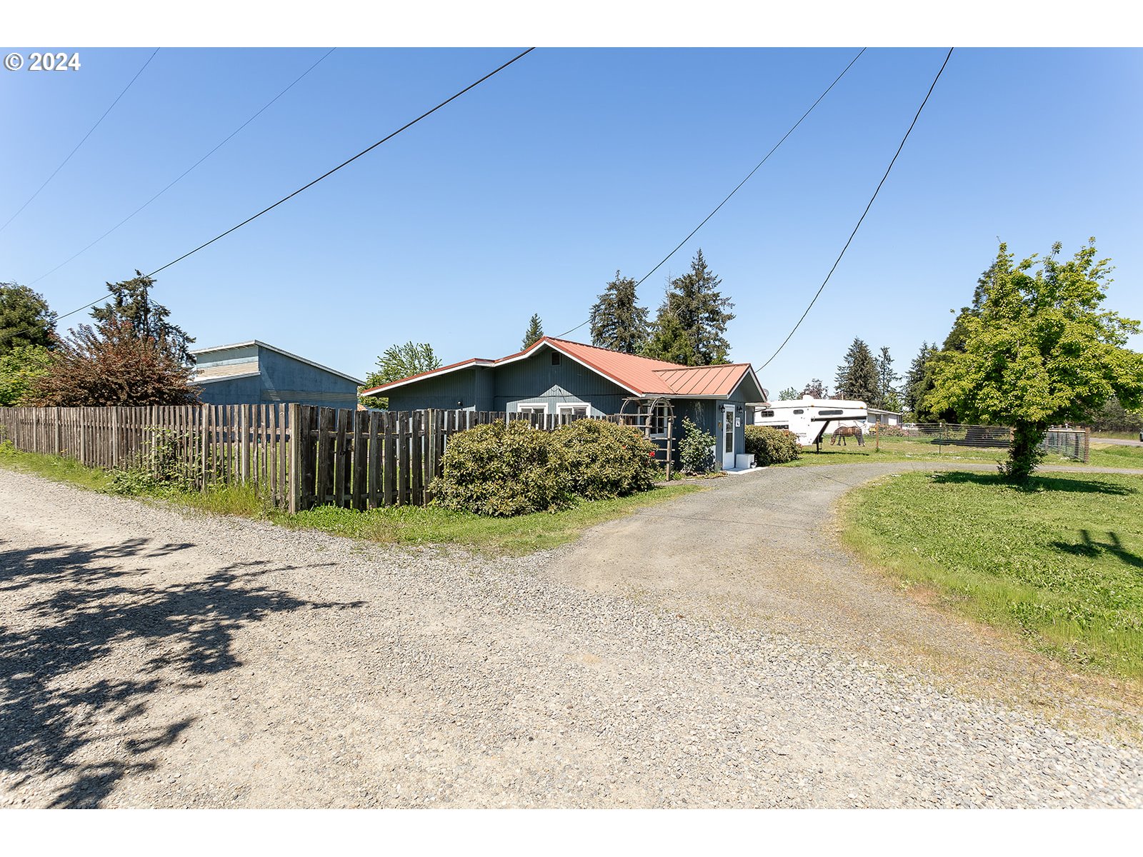 83576 North Harvey Road Creswell, OR 97426 - Photo 3 of 44