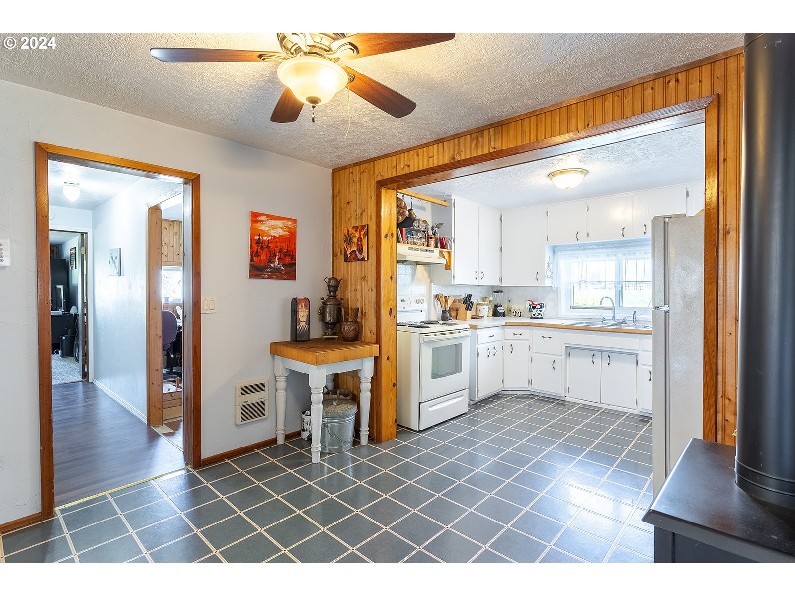 83576 North Harvey Road Creswell, OR 97426 - Photo 10 of 44