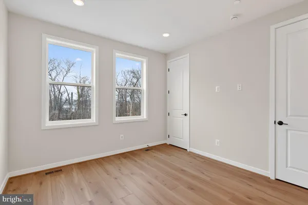 $840,462 | 4965 Lachlan Mews, Alexandria, VA 22304