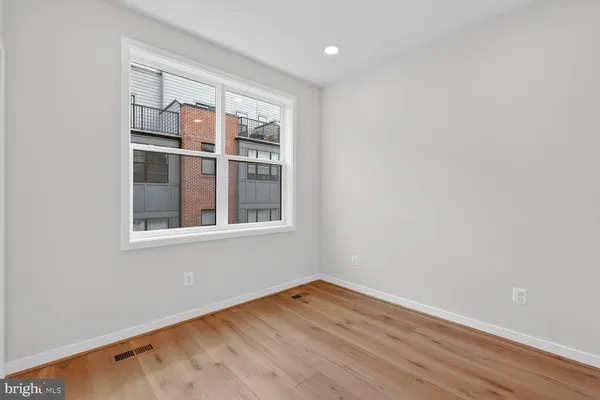 $840,462 | 4965 Lachlan Mews, Alexandria, VA 22304