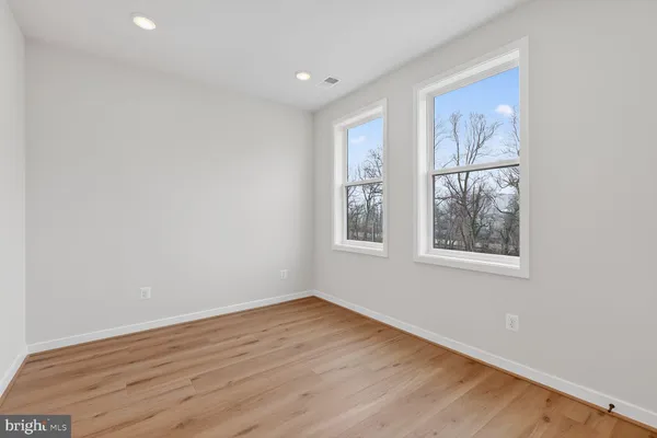 $840,462 | 4965 Lachlan Mews, Alexandria, VA 22304