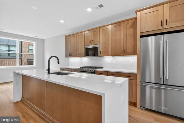 $840,462 | 4965 Lachlan Mews, Alexandria, VA 22304