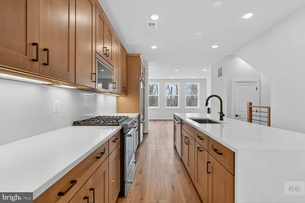$840,462 | 4965 Lachlan Mews, Alexandria, VA 22304