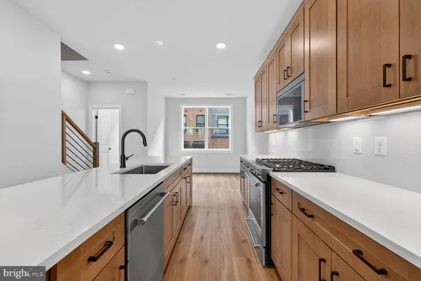 $840,462 | 4965 Lachlan Mews, Alexandria, VA 22304