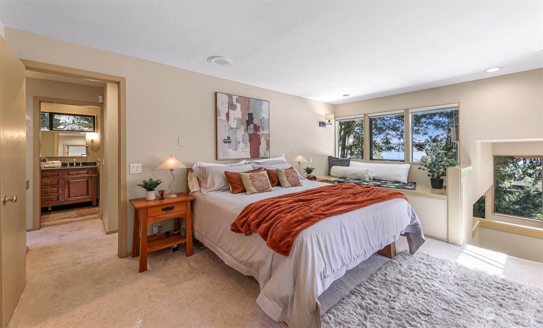4431 Ferncroft Road Mercer Island, WA 98040 - Photo 19 of 40 a bedroom with double bed and a window