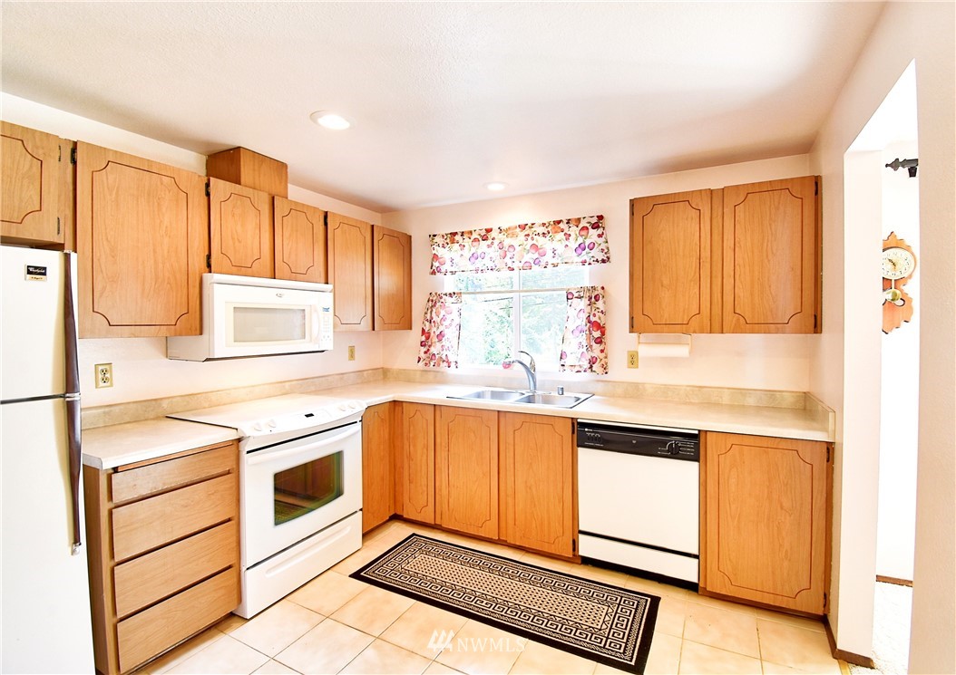 21828 3rd Place West Bothell, WA 98021 - Photo 5 of 21