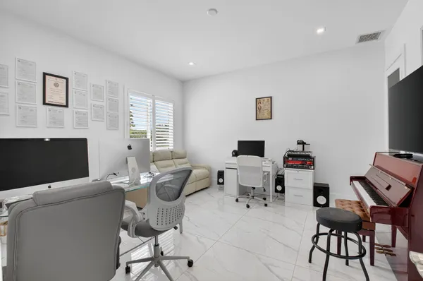 $24,750 | 711 Northeast 6th Street, Boca Raton, FL 33432