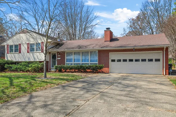 $324,900 | 2107 Zuppke Drive, Urbana, IL 61801