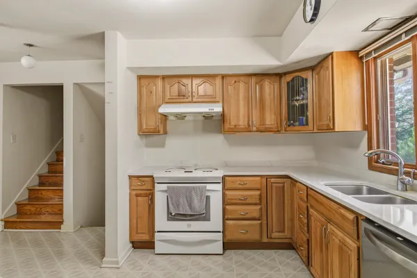 $324,900 | 2107 Zuppke Drive, Urbana, IL 61801