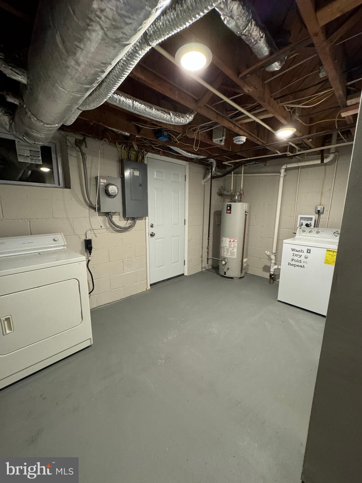 1513 Aldeney Avenue Middle River, MD 21220 - Photo 16 of 34 a utility room with dryer and washer