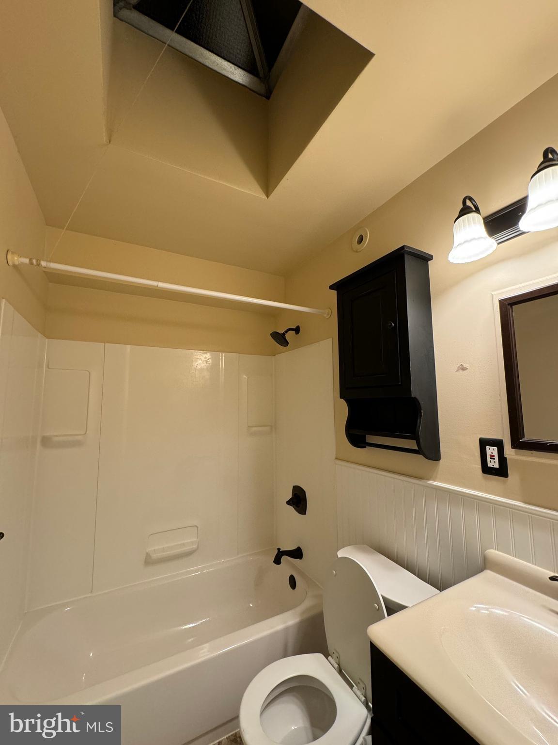 1513 Aldeney Avenue Middle River, MD 21220 - Photo 26 of 34 a bathroom with a toilet a sink and bathtub