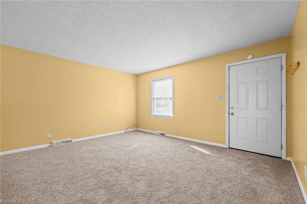 2419 Fernbrook Road Greensboro, NC 27405 - Photo 9 of 31 Gallery Image 9