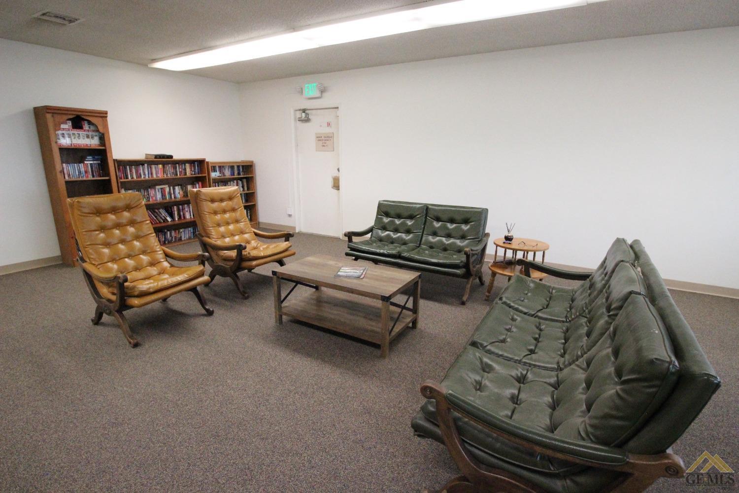 Undisclosed Address Bakersfield, CA 93308 - Photo 25 of 25 a living room with furniture and furniture