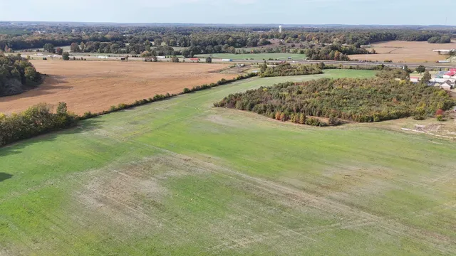 a view of a tennis court