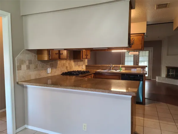 $1,900 | 5303 Little John Lane, Katy, TX 77493