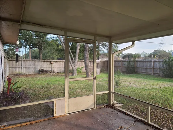 $1,900 | 5303 Little John Lane, Katy, TX 77493